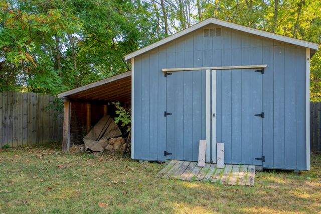 1423 Sparta Pike, Lebanon, TN 37090