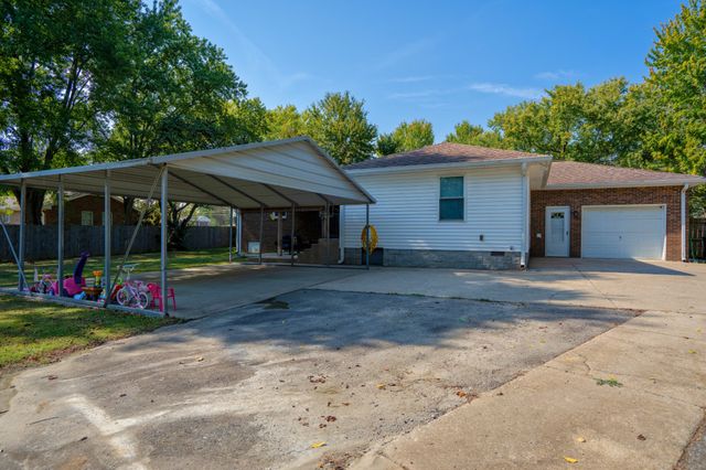 1423 Sparta Pike, Lebanon, TN 37090