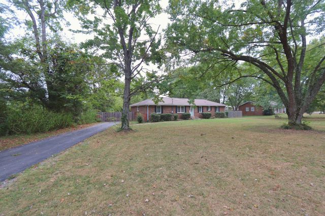 1423 Sparta Pike, Lebanon, TN 37090