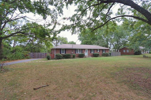 1423 Sparta Pike, Lebanon, TN 37090