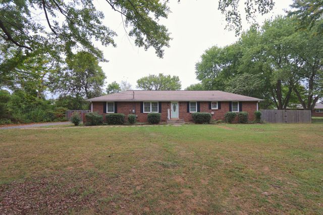 1423 Sparta Pike, Lebanon, TN 37090