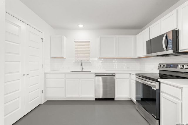 631 E Carolina St Bldg 3, San Antonio, TX 78210