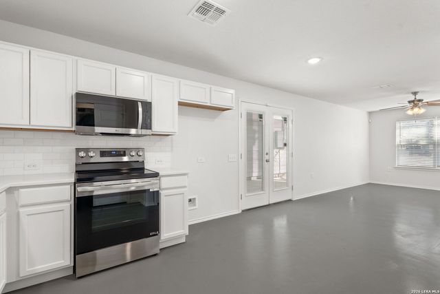 631 E Carolina St Bldg 3, San Antonio, TX 78210