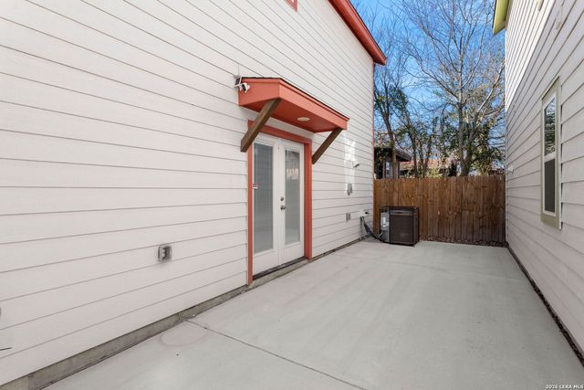 631 E Carolina St Bldg 3, San Antonio, TX 78210