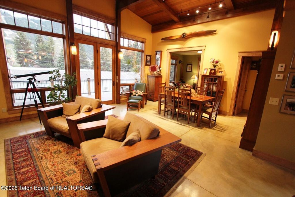 320 E BROADWAY Avenue, Jackson, WY 83001 photo 16