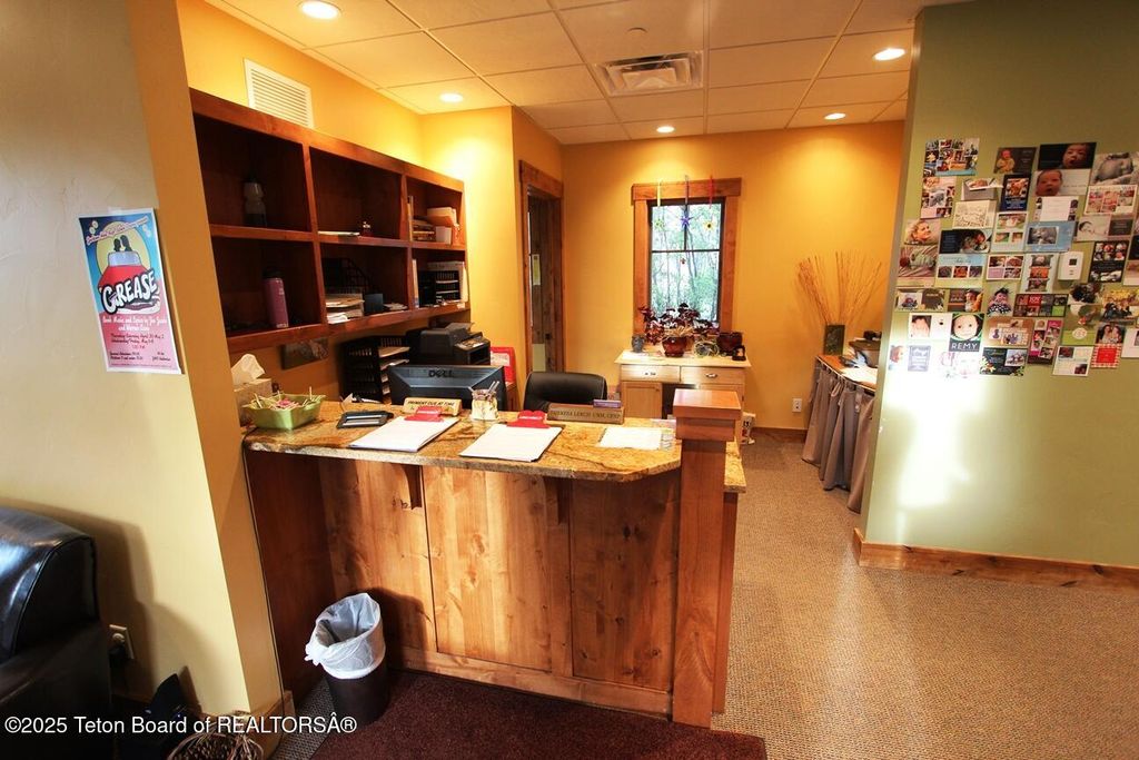 320 E BROADWAY Avenue, Jackson, WY 83001 photo 19