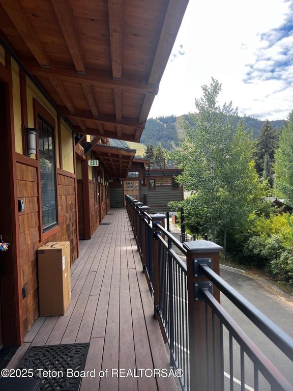 320 E BROADWAY Avenue, Jackson, WY 83001 photo 31