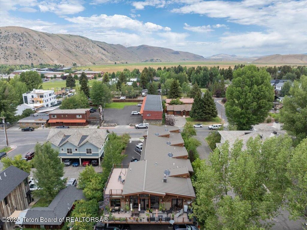 320 E BROADWAY Avenue, Jackson, WY 83001 photo 6