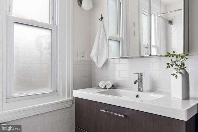 1339 E EYRE ST, Philadelphia, PA 19125