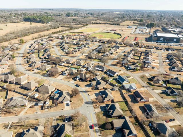 318 N Sawmill Road, Searcy, AR 72143