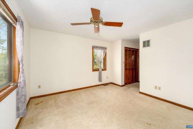 4 NUTWOOD CIR, Palmyra, VA 22963
