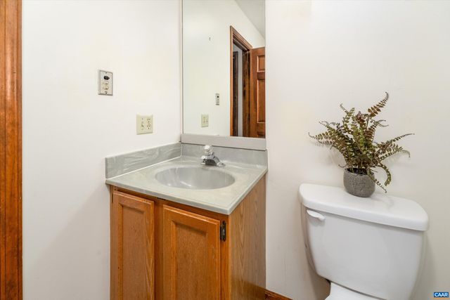 4 NUTWOOD CIR, Palmyra, VA 22963