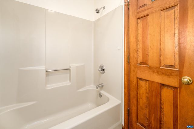 4 NUTWOOD CIR, Palmyra, VA 22963