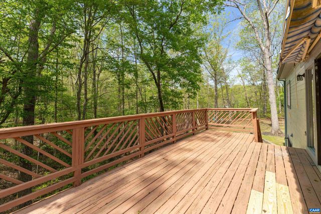 4 NUTWOOD CIR, Palmyra, VA 22963
