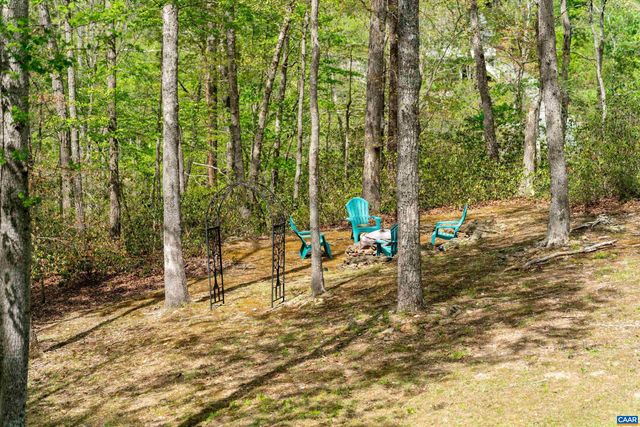 4 NUTWOOD CIR, Palmyra, VA 22963