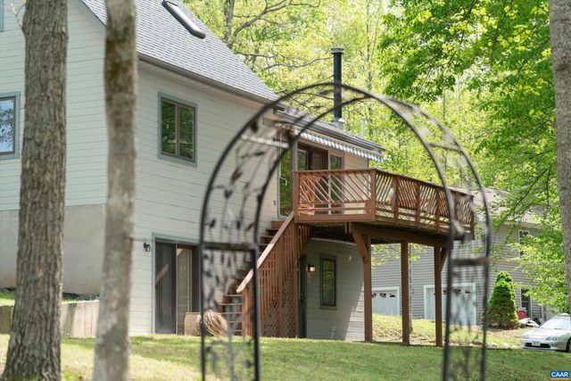 4 NUTWOOD CIR, Palmyra, VA 22963