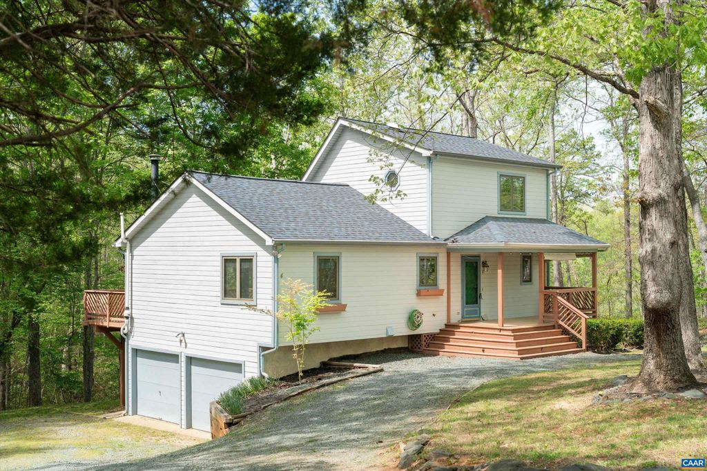 4 NUTWOOD CIR, Palmyra, VA 22963