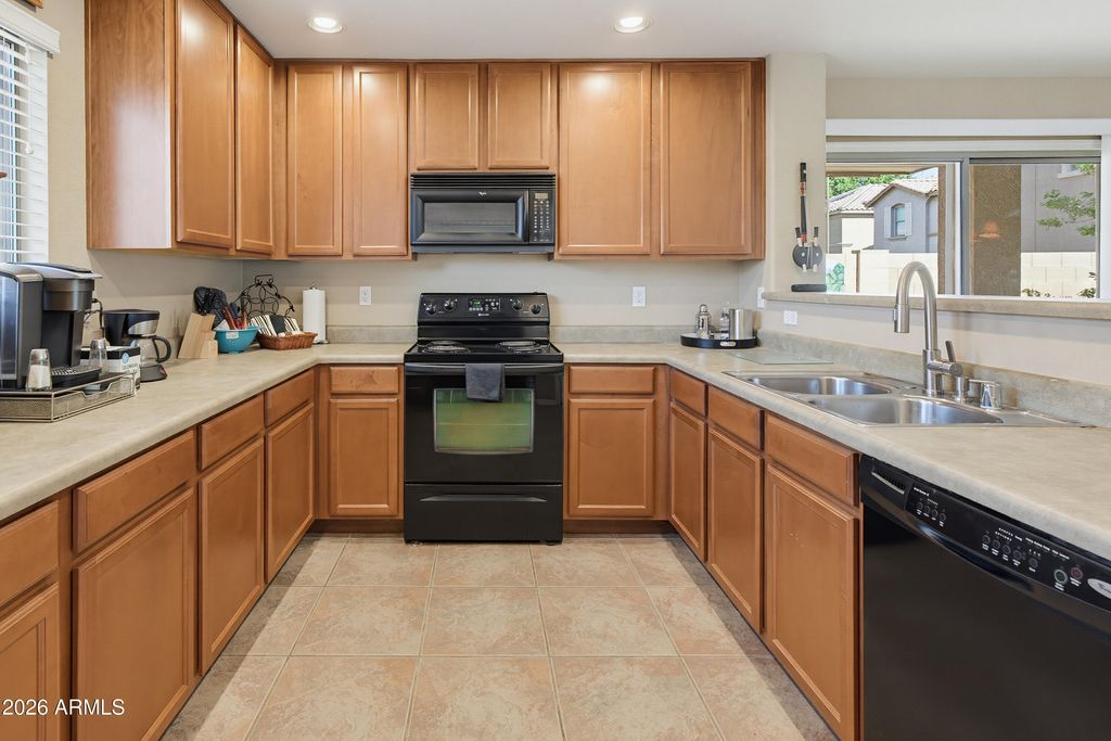 9541 N 82ND Glen, Peoria, AZ 85345 — photo 3