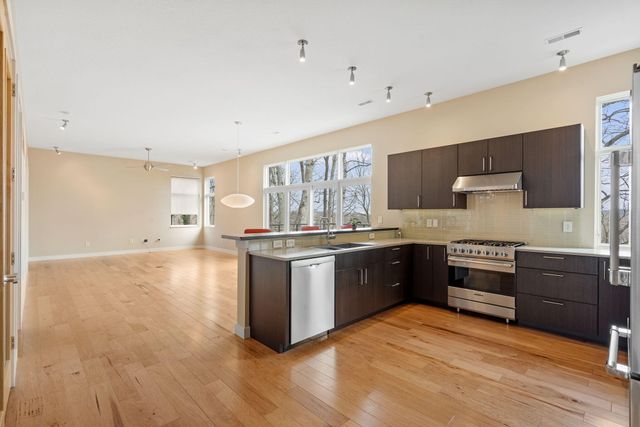 2241 BLUFF BLVD, Columbia, MO 65201