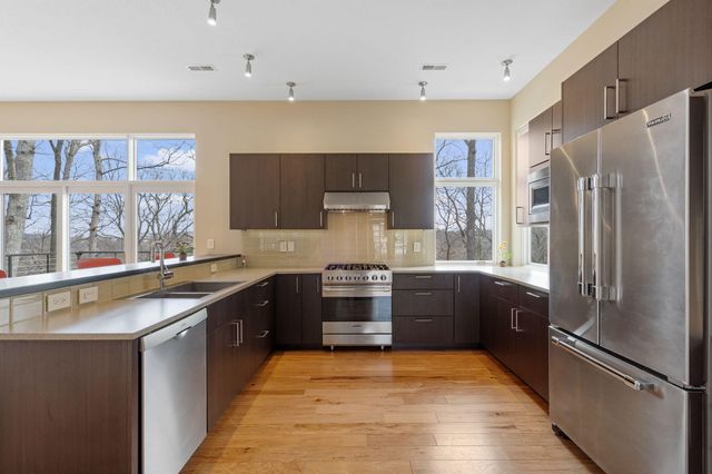 2241 BLUFF BLVD, Columbia, MO 65201