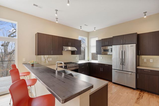 2241 BLUFF BLVD, Columbia, MO 65201