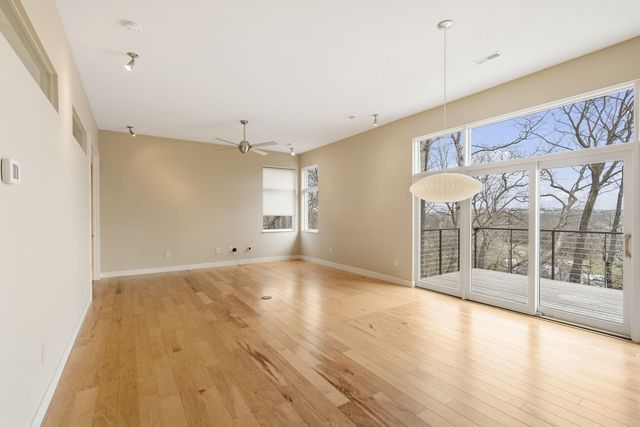 2241 BLUFF BLVD, Columbia, MO 65201