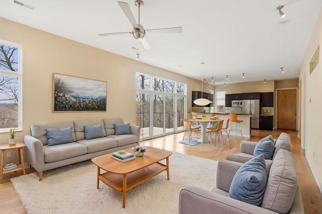 2241 BLUFF BLVD, Columbia, MO 65201