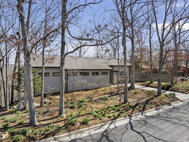 2241 BLUFF BLVD, Columbia, MO 65201