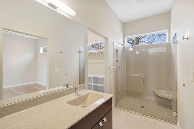 2241 BLUFF BLVD, Columbia, MO 65201