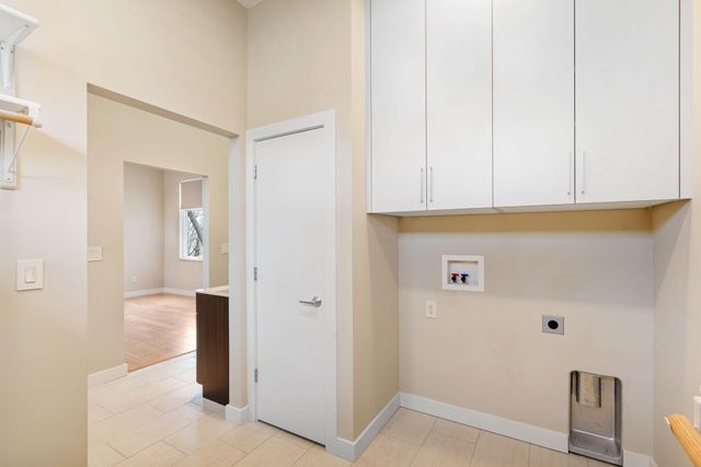 2241 BLUFF BLVD, Columbia, MO 65201