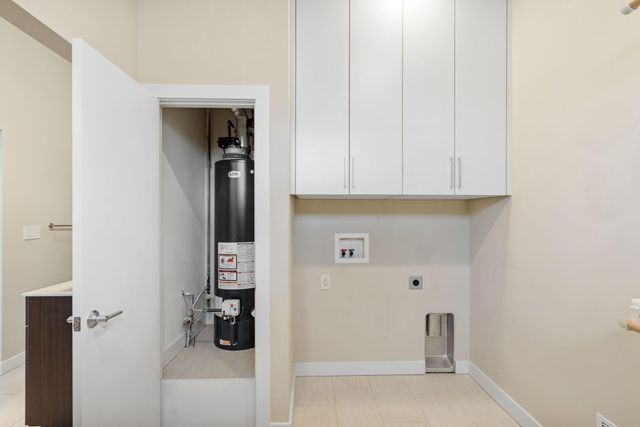 2241 BLUFF BLVD, Columbia, MO 65201