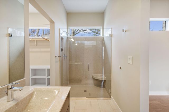 2241 BLUFF BLVD, Columbia, MO 65201