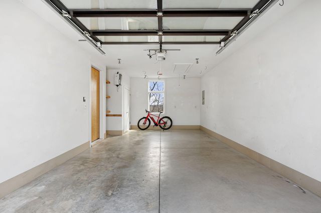 2241 BLUFF BLVD, Columbia, MO 65201