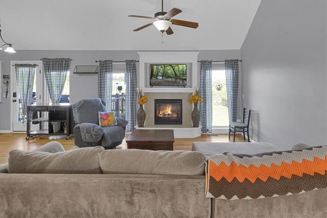 908 N Birch Street, Kearney, MO 64060