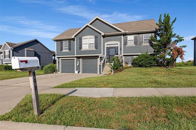 908 N Birch Street, Kearney, MO 64060