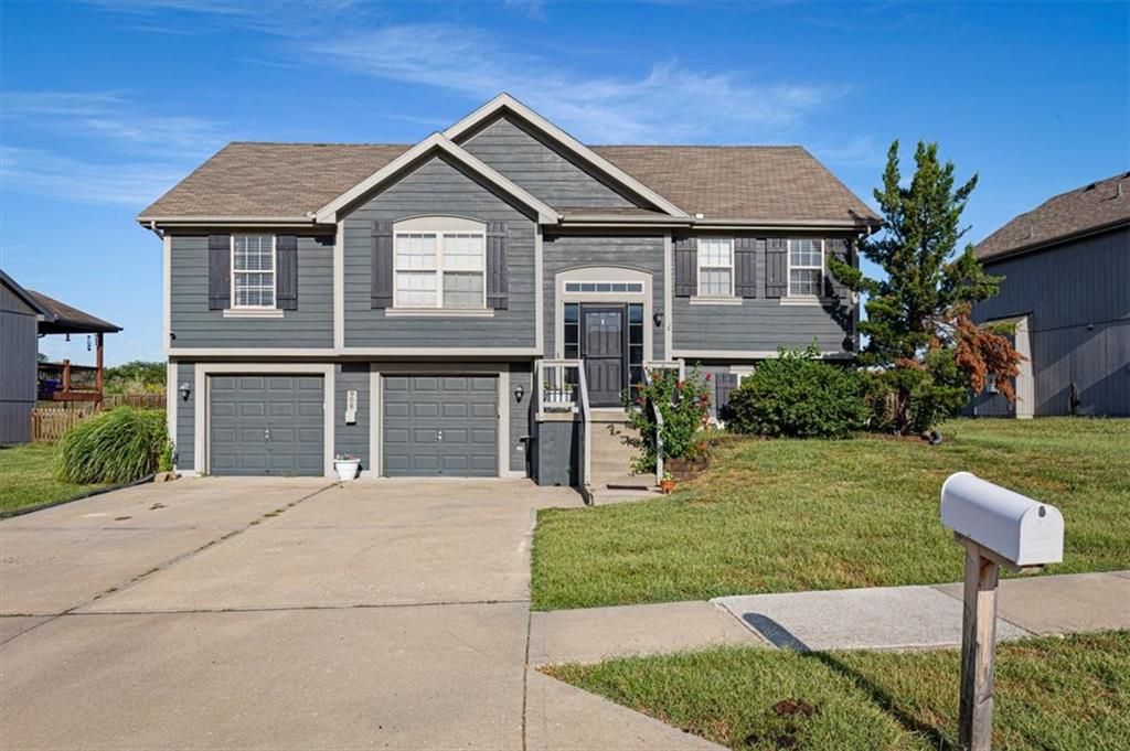 908 N Birch Street, Kearney, MO 64060