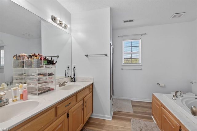 2 Kaitlyn CIR, Hampton, VA 23666