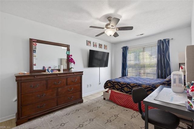 2 Kaitlyn CIR, Hampton, VA 23666