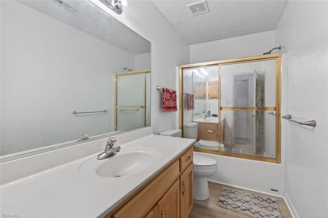 2 Kaitlyn CIR, Hampton, VA 23666