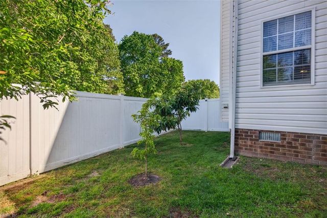 2 Kaitlyn CIR, Hampton, VA 23666