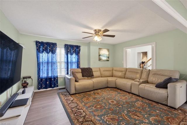 2 Kaitlyn CIR, Hampton, VA 23666