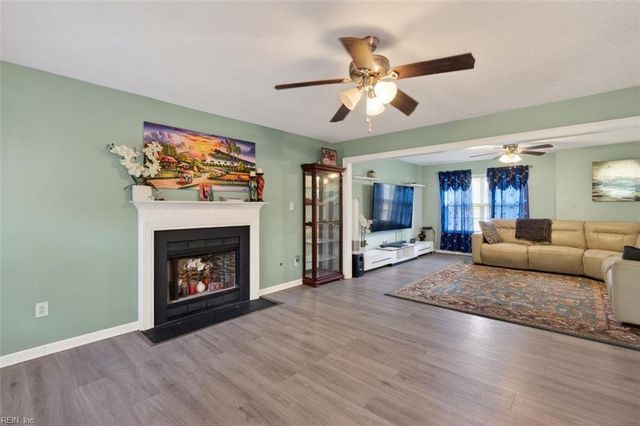 2 Kaitlyn CIR, Hampton, VA 23666