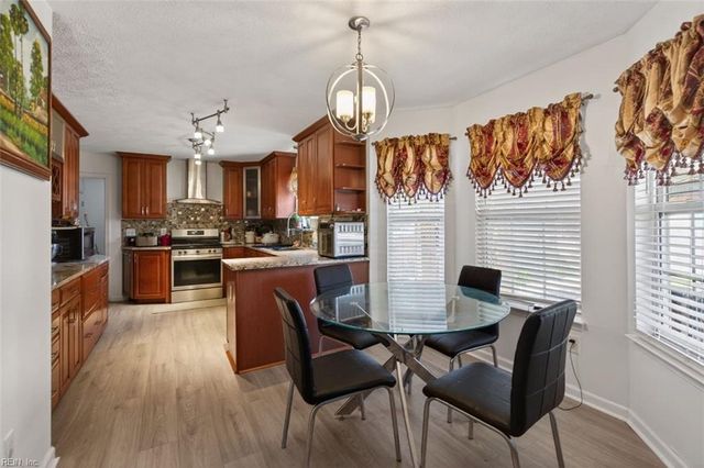 2 Kaitlyn CIR, Hampton, VA 23666