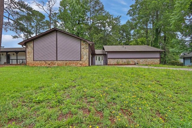 5025 Stoney Point Circle, Stone Mountain, GA 30088