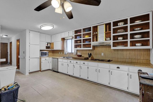 5025 Stoney Point Circle, Stone Mountain, GA 30088