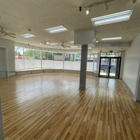 6331 N Clark Street, Chicago, IL 60660