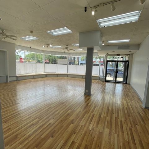 6331 N Clark Street, Chicago, IL 60660