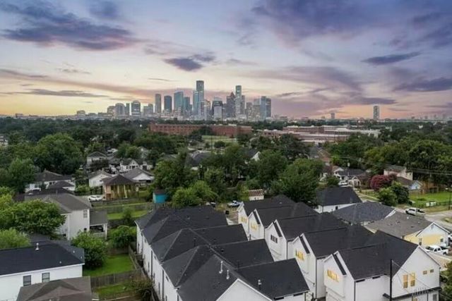 1222 Mcneil Street, Houston, TX 77009