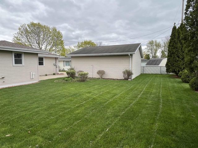 512 JEFFERY STREET, Combined Locks, WI 54113
