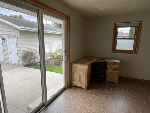 512 JEFFERY STREET, Combined Locks, WI 54113